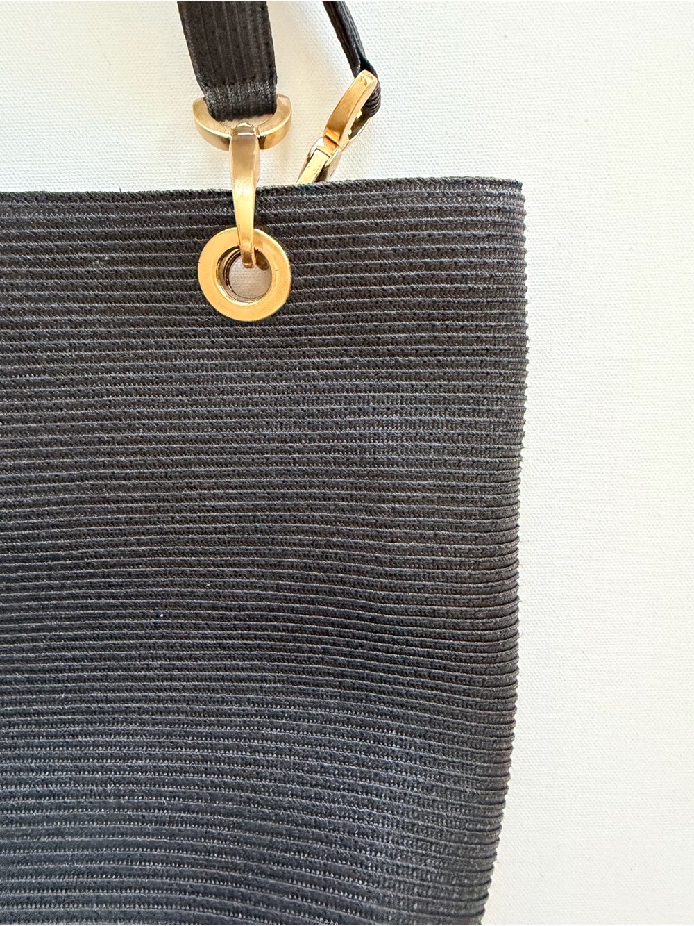 Eric Javits Black Squishee Straw Shoulder Tote Bag with Gold Hardware & Dustbag - Picture 7 of 9